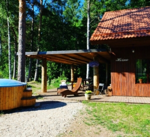 Kallaste Turismitalu kallastetalu.ee loodus puhkus saunamaja Heino tünnisaun